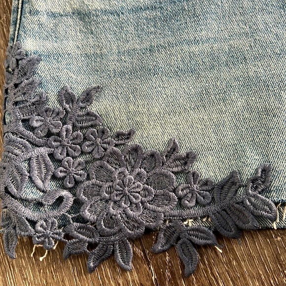 🍀 Lucky Brand ✨ “Boy Mid Rise Short” 🍀 - Picture 5 of 13